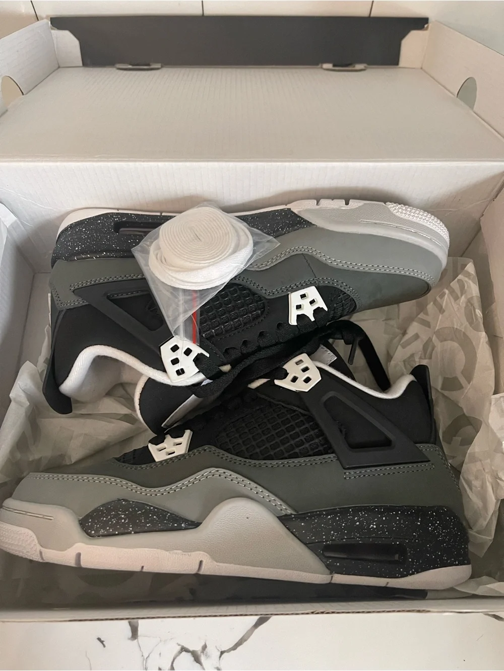 Men’s Retro 4 Fear Size 5.5.
